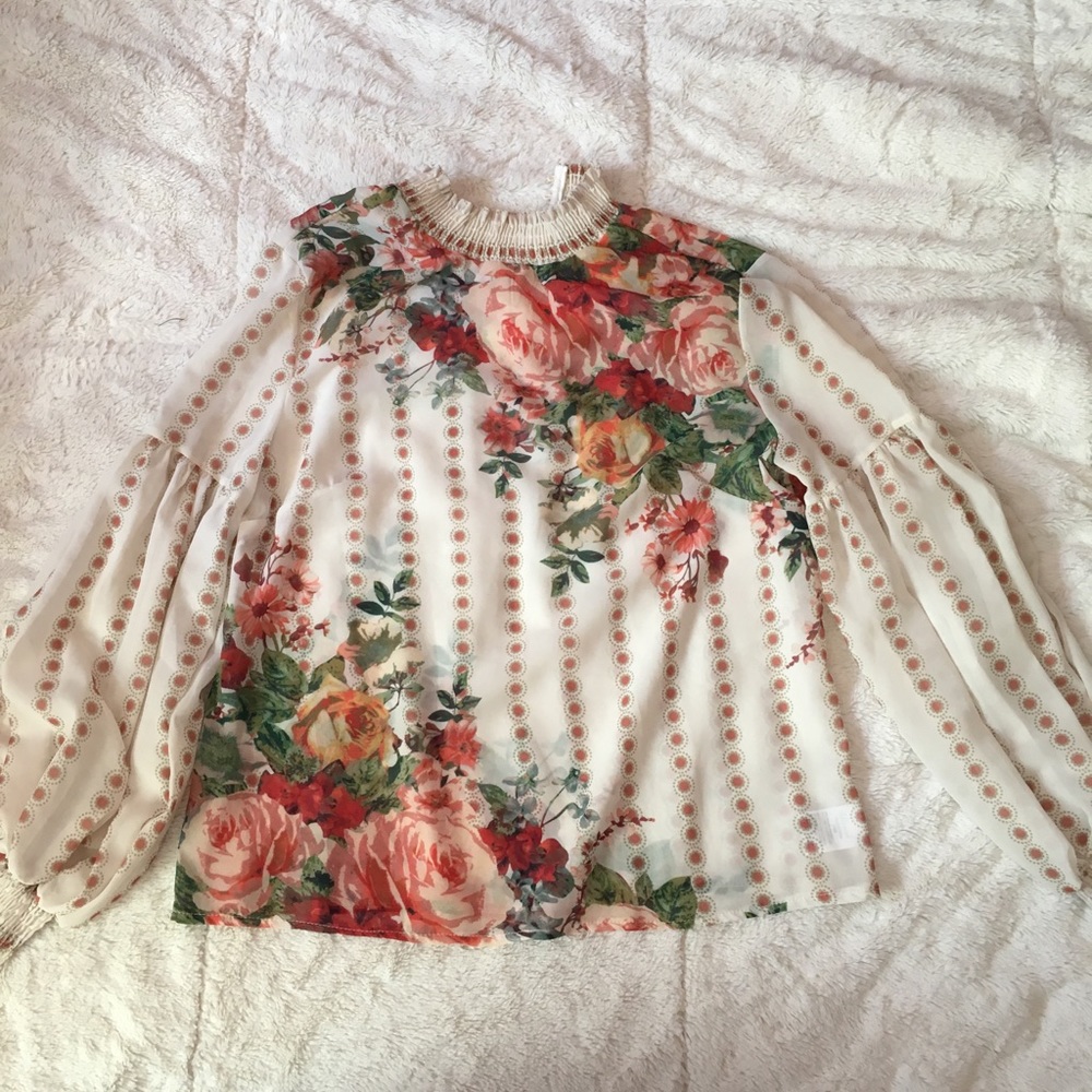 Chic wish floral blouse